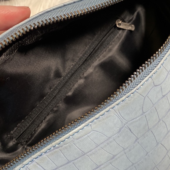 Blue Crocodile Chain Crossbody Purse with Guitar Strap - Picture 7 of 11